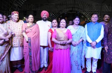 Governor and Chief Minister with artists on the occasion of the program.