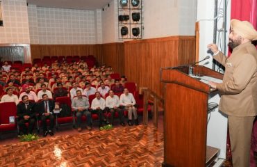 राजभवन में नए आपराधिक कानूनों के संबंध में आयोजित सेमिनार में प्रतिभाग करते हुए राज्यपाल।