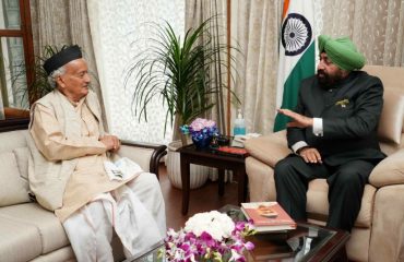 Former Governor of Maharashtra and former Chief Minister of Uttarakhand, Shri Bhagat Singh Koshyari paying a courtesy call on Governor Lt Gen Gurmit Singh (Retd).