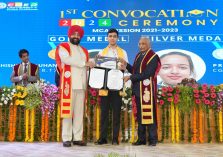 Governor presenting medals and degrees to the students on the convocation.;?>