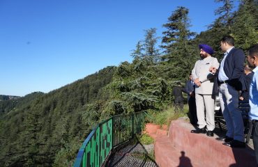 Governor being apprised about various horticulture and disaster management efforts from Himachal Pradesh officials at Shimla.