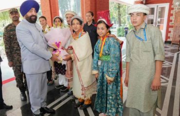 Students of Nubra Valley, Ladakh, on their “National Unity Yatra” meeting the Governor.