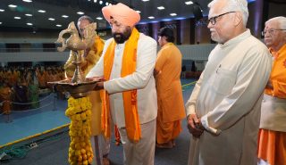 Governor inaugurating the closing ceremony of the two-day Gyan Kumbh being held at Dev Sanskriti University, Haridwar.