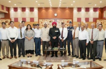 Governor meeting ex-servicemen at Chandi Mandir Military Station, Panchkula, Haryana