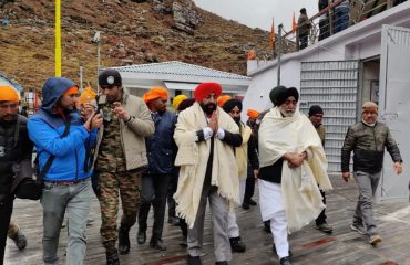 Governor visiting Gurudwara Shri Hemkund Sahib.