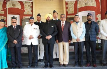 Governor with the officials of National Core Group of Rashtriya Sainik Sanstha.