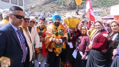 Governor visiting Lord Badri Vishal at Badrinath Dham.