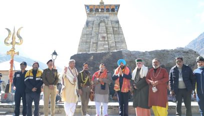 Governor visiting Baba Kedarnath Dham.