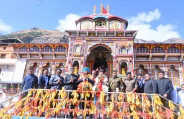 Governor visiting Lord Badri Vishal at Badrinath Dham.