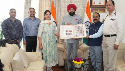 Governor unveiling the “TB Seal”, a public awareness campaign against TB by the TB Association of Uttarakhand.