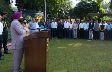 The Governor addressing the officers and employees of the Raj Bhawan in the Diwali Milan program organized at the Raj Bhawan.