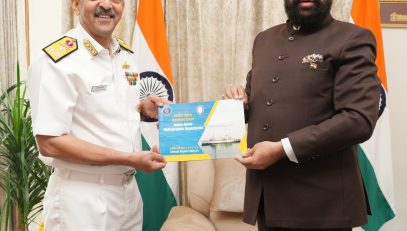 Chief Hydrographer, National Hydrographic Survey of India Office, Vice Admiral Lochan Singh Pathania, paying a courtesy call on the Governor.