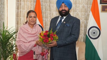 Cabinet Minister Mrs. Rekha Arya paying a courtesy call on the Governor.