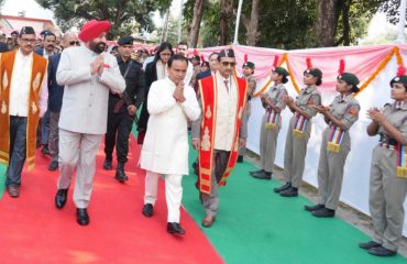 श्री देव सुमन उत्तराखण्ड विश्वविद्यालय के पंचम दीक्षांत समारोह में प्रतिभाग करते हुए राज्यपाल।