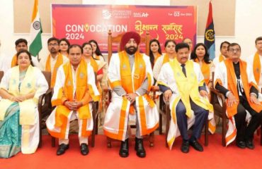 Governor with students on the occasion of the convocation of Uttaranchal University.