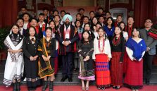 नागालैंड और असम राज्य के स्थापना दिवस के अवसर पर छात्र-छात्राओं के साथ राज्यपाल।;?>