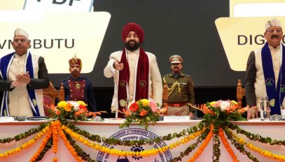 Governor live streaming the degrees of students on Digilocker at the 8th convocation of Veer Madho Singh Bhandari UTU.