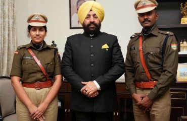 Trainee IPS officers Kush Mishra and Nisha Yadav paying a courtesy call on the Governor.