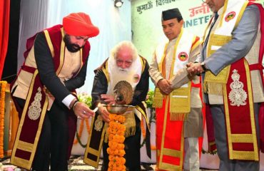 Governor presenting medals and degrees on the occasion of the 19th convocation of Kumaun University.