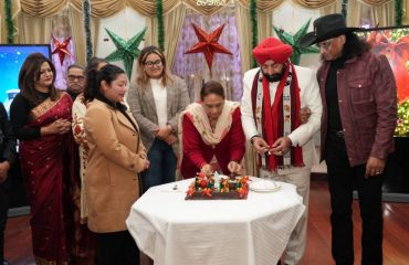 Governor and First Lady Smt. Gurmeet Kaur cutting the Christmas cake at a function organised at Raj Bhawan on the occasion of Christmas.