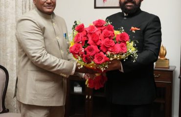 Chief Electoral Officer, Uttarakhand Dr. B.V.R.C. Purushottam paying a courtesy call on the Governor.