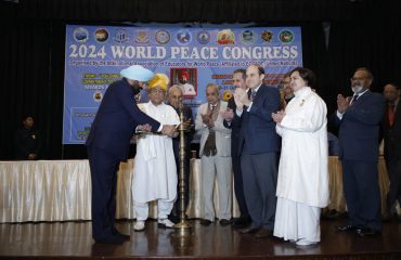 Governor inaugurating the 20th World Peace Maha Sammelan held in New Delhi.