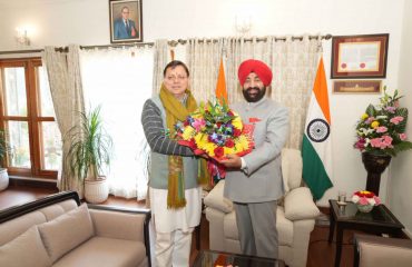 Chief Minister Shri Pushkar Singh Dhami meeting the Governor and wishing him a Happy New Year 2025.