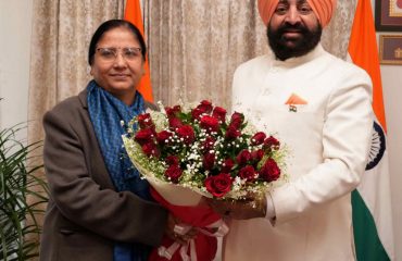 Doon University Vice Chancellor Prof. Surekha Dangwal paying a courtesy call on the Governor.