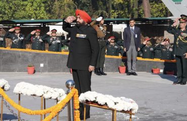 ⁠Governor paying homage to brave martyrs at Shaurya Sthal, Dehradun on the occasion of Armed Forces Veterans Day.