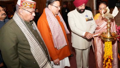 Governor and Chief Minister inaugurating the program "Ek Shaam Sainik Ke Naam" organized at Raj Bhawan on the occasion of Veterans Day.