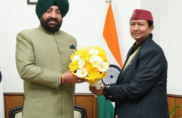 ⁠Chief Secretary Mrs. Radha Raturi paying a courtesy call on the Governor.