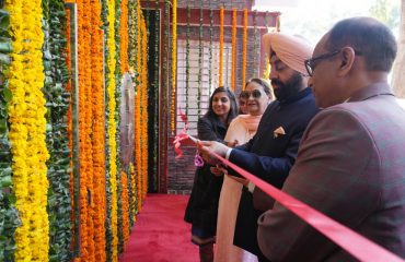 Governor inaugurating the main entrance of Raj Bhawan, “Dwara Mandapam Bhawan”.