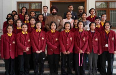 Governor with girl students at the program on the occasion of ‘National Girl Child Day’ and ‘Uttar Pradesh Foundation Day’ at Raj Bhawan.