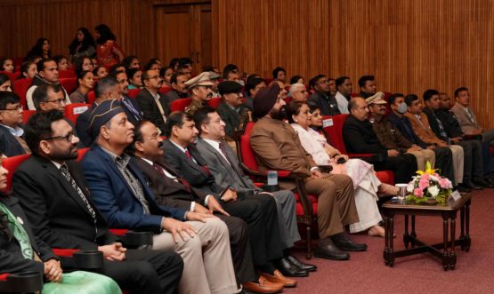 Governor participating in the program on the occasion of ‘National Girl Child Day’ and ‘Uttar Pradesh Foundation Day’ at Raj Bhawan.