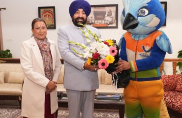 Cabinet Minister Mrs. Rekha Arya and the Governor with the mascot of the 38th National Games “Mouli”.