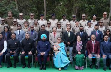 Governor with forest officers and trainees at the closing ceremony of the 39th Certificate Course in Wildlife Management organized at the Wildlife Institute of India.