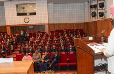 Governor addressing the programme organised by Uttaranchal University at Raj Bhawan.