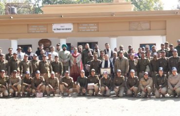 Governor with officers and employees of Forest Department at the conference of forest workers held at Rajaji Tiger Reserve.