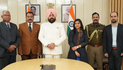 Governor with Vice Chancellor of Soban Singh Jeena University Prof. Satpal Singh Bisht and Prof. J.S. Rawat.