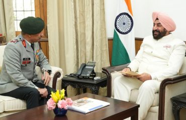 Director General Assam Rifles Lieutenant General Vikas Lakhera paying a courtesy call on Governor Lieutenant General Gurmit Singh (retd).