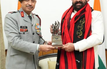 Director General Assam Rifles Lieutenant General Vikas Lakhera paying a courtesy call on Governor Lieutenant General Gurmit Singh (retd).