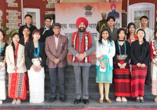 Governor with students of Arunachal Pradesh and Mizoram.;?>