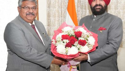 Chief Justice of Uttarakhand High Court Justice Guhanathan Narender paying a courtesy call on the Governor.