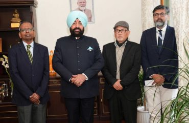 Governor with Shri N. Ravishankar, Chairman, Sixth State Finance Commission, Uttarakhand, Member of the Commission, Shri PS Jangpangi and Additional Secretary Dr. Ahmed Iqbal.