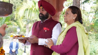 Governor along with First Lady Mrs. Gurmeet Kaur offering prayers at Rajpragneshwar Mahadev Temple situated at Raj Bhawan on the auspicious occasion of Mahashivratri.