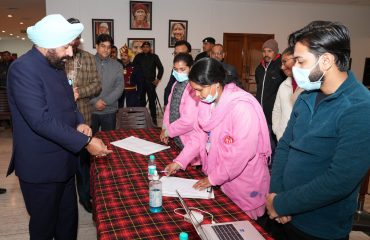 Governor inspecting and being apprised at the TB screening camp organized at Raj Bhawan under the “100-day TB eradication campaign”.