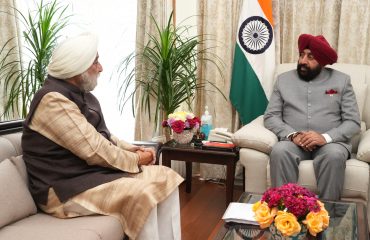 Shri Narendrajit Singh Bindra, Chairman, Hemkund Sahib Management Trust, met the Governor and informed him about the date of opening of the doors of Shri Hemkund Sahib Yatra.