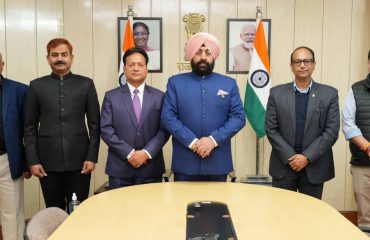 Governor with the Vice Chancellor and other officials of Govind Ballabh Pant Agricultural and Technology University.