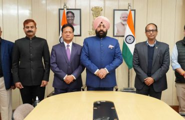 Governor with the Vice Chancellor and other officials of Govind Ballabh Pant Agricultural and Technology University.