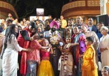 Governor performing Puja-Archana after participating in the closing ceremony of 'International Yoga Festival-2025' organized at Parmarth Niketan, Rishikesh.;?>